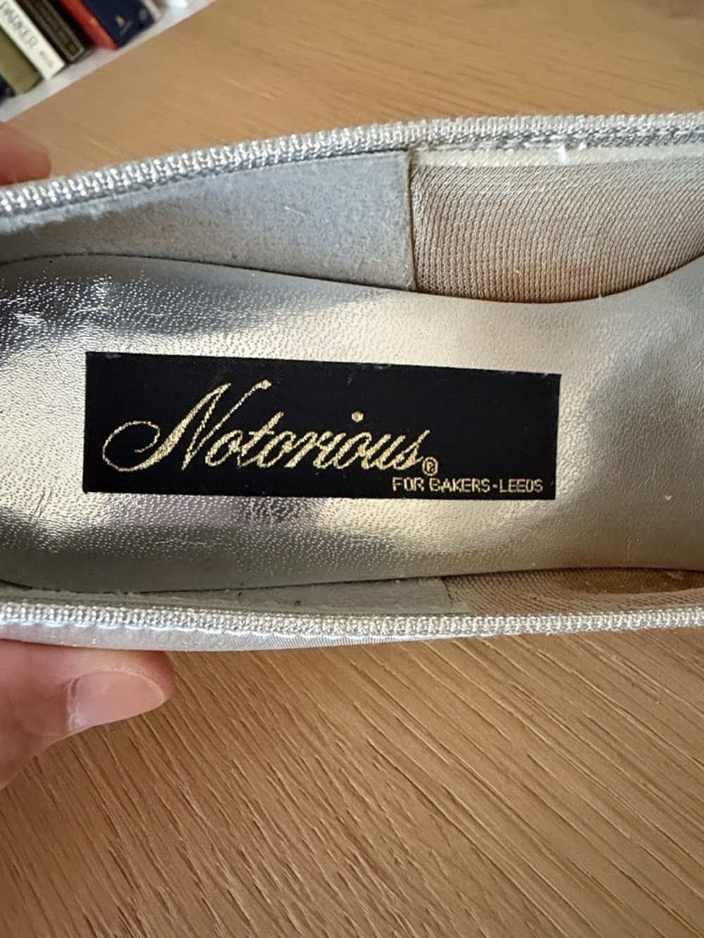 Vintage Silver Pointed Toe Low Heel Pumps - Picture 3 of 7